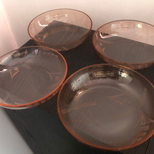 Vintage dessert plates used, pink shade, set of 4