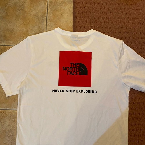 The North Face t-shirt new, size M, black and white