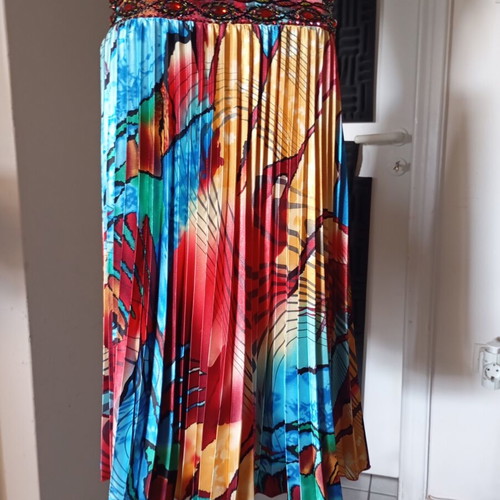 Vintage pleated skirt with embroidered beads size L used, colorful