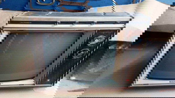HITACHI ТЕЛЕВИЗОР ЗАМЯНА