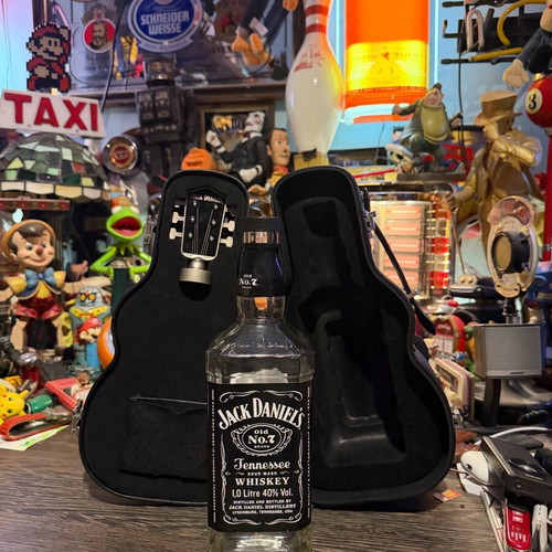 Jack Daniel's Tennessee Whiskey Limited Edition Guitar Case used