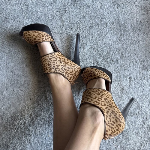 Leather high heels leopard like new, size 39, beige and brown
