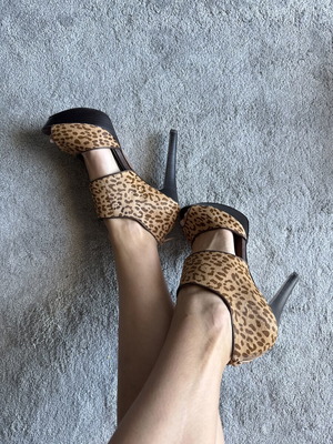 Leather high heels leopard like new, size 39, beige and brown