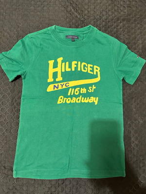 Tommy Hilfiger t-shirt 140 cm green like new