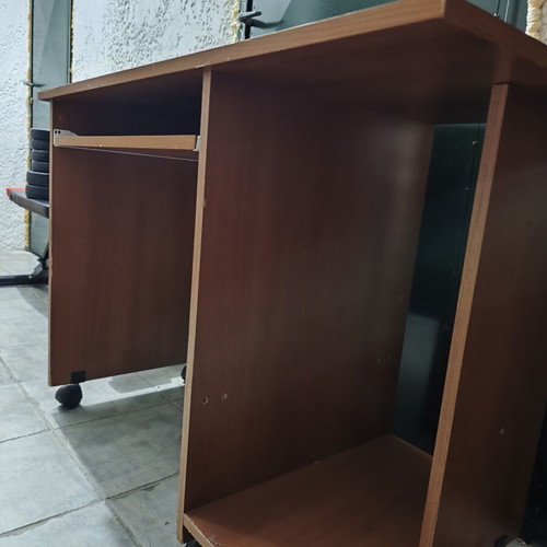 Work Desk like new with sliding drawer, wheels, and PC space