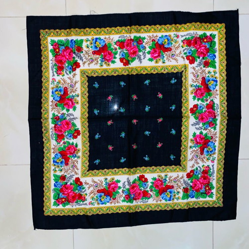 Traditional scarf 100% pure virgin wool new 75x75