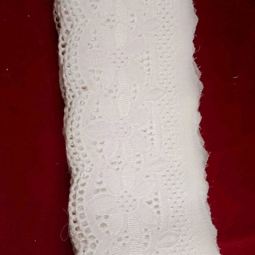 White lace new 7 meters x0.10 for sheets and decorations