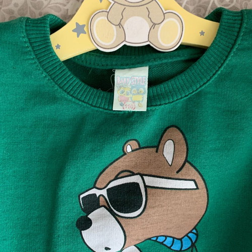 Children's sweatshirt like new, sizes 104-110 cm, ages 3-4