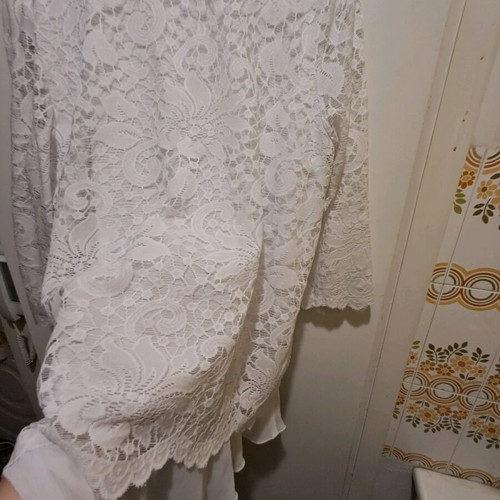 Long-line blouse like new, lace, white