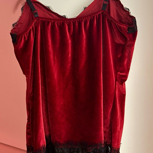 Velvet top red with black lace like new, size M