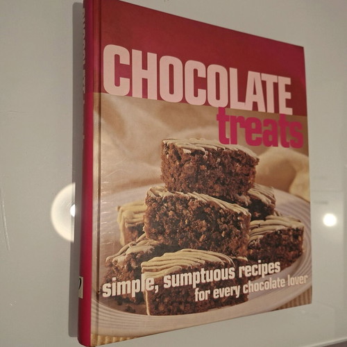 Cookbook Chocolate treats like new, in English