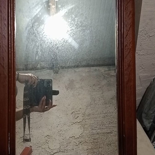 Καθρέπτης σαν καινούργιος, κατασκευασμένος από μαραγκό