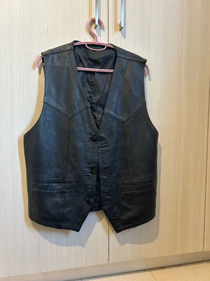 Men's leather vest black like new, size L