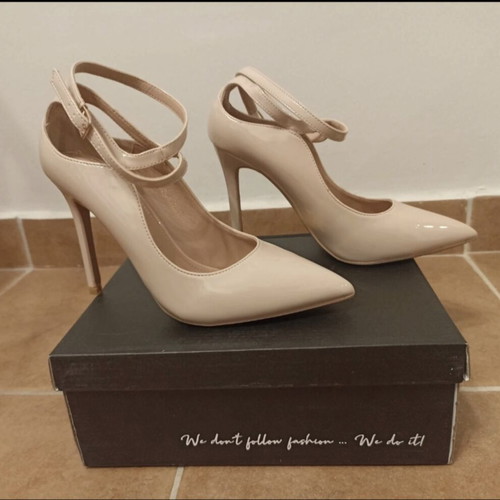 Mia beige patent leather pumps with ankle strap, like new, size 37