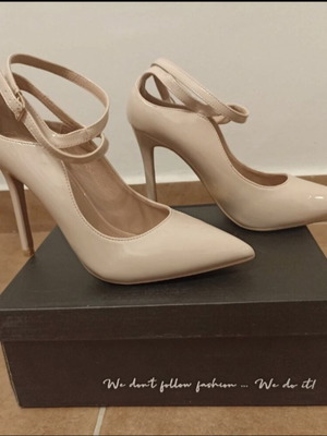 Mia beige patent leather pumps with ankle strap, like new, size 37