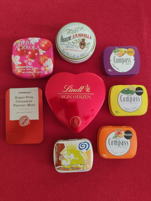 Metal tins pack of 8, like new, collectible brands