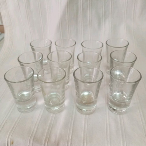 Set of 12 shot glasses like new, thick glass