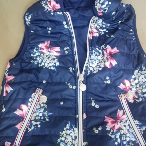 Reversible vest for girl 7-8 years, like new
