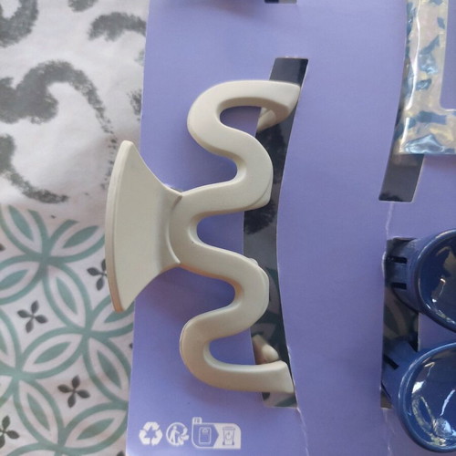 Hair clip set new, beige and blue