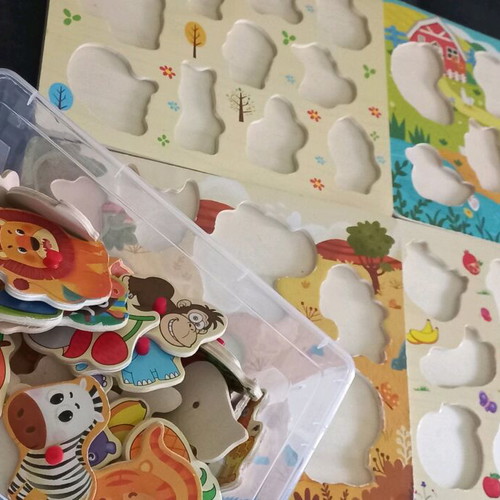 Wooden baby puzzle like new with animals and fruits