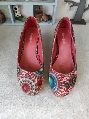 Πλατφόρμες Desigual πολύχρωμες floral σε πολύ καλή κατάσταση