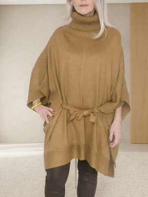Stradivarius poncho brown size M like new, knitted versatile