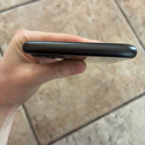 Apple iPhone 11 128GB Black smartphone