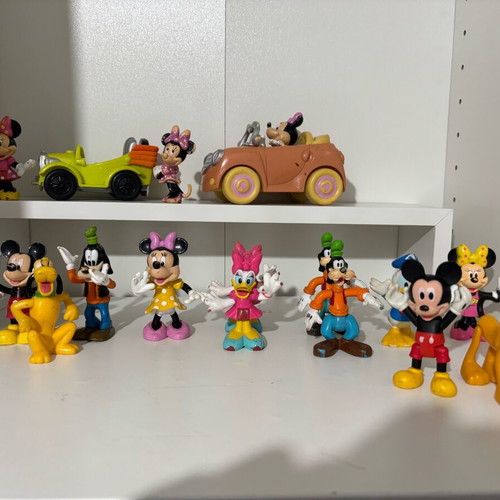 Micky Mouse collection 18 pieces used