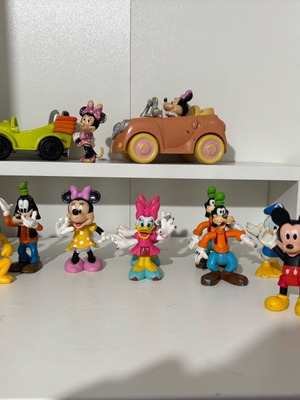 Micky Mouse collection 18 pieces used