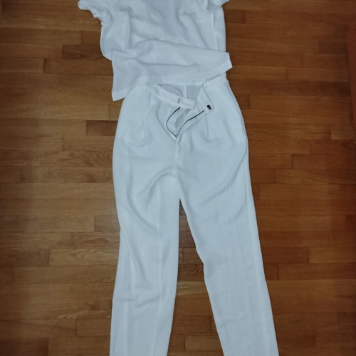 Zara Trafaluc white jumpsuit with cut-out back size XS like new