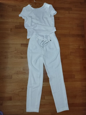 Zara Trafaluc white jumpsuit with cut-out back size XS like new