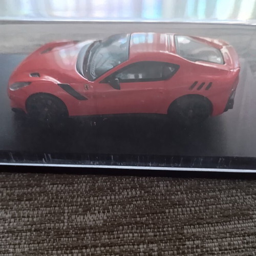 Ferrari collectible metal toy car set 1:43 F12tdf & Daytona SP3