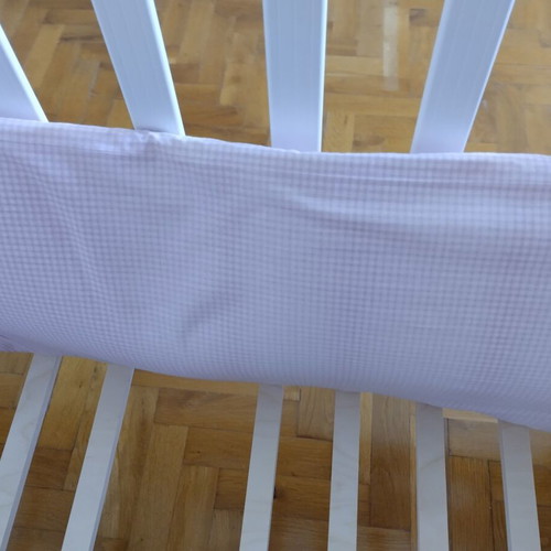 Baby crib bumper like new with washable cover