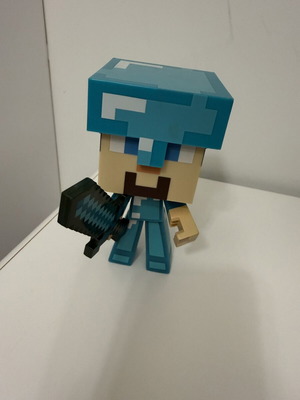 Φιγούρα Minecraft με diamond πανοπλία και σπαθί, συλλεκτική