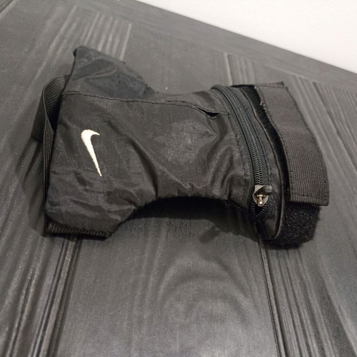Nike black running armband with zipper pocket, 13x13 cm