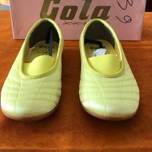 Branded women's athletic shoes used size 39