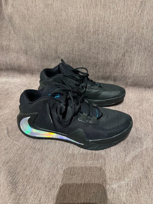 Nike Zoom Freak 1 athletic shoes new, size 44, black silver