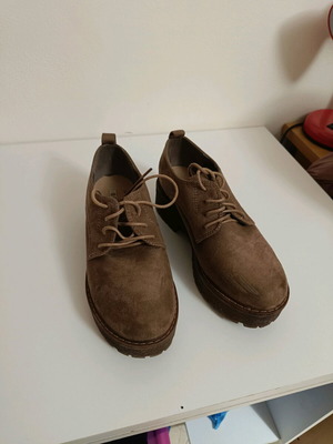 Mom Design women's suede boots like new, size 38
