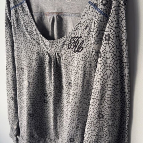 Grey blouse with design long sleeve like new, size L
