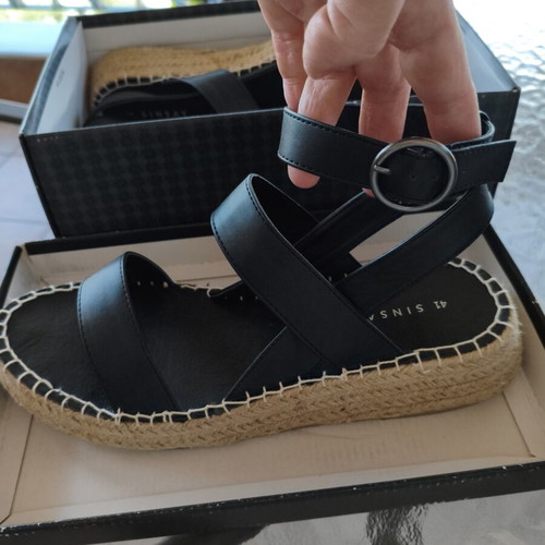Women's sandals size 41 like new, black and beige platform