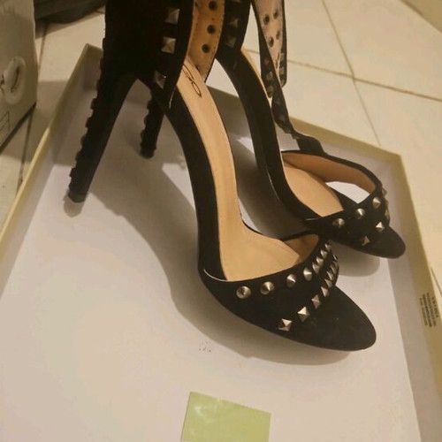 Sandals with unique studs, castor fabric, like new, size 39, black