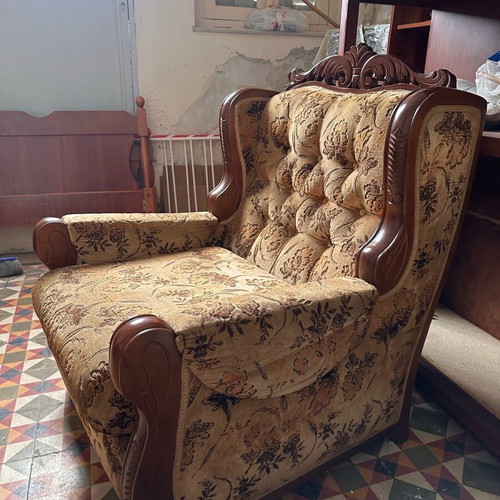 Vintage armchair 1980s like new, classic style with wooden frame