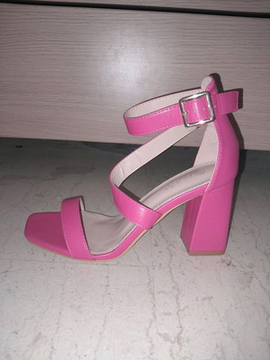 Πέδιλα καινούργια με χοντρό τακούνι, νούμερο 37, ροζ