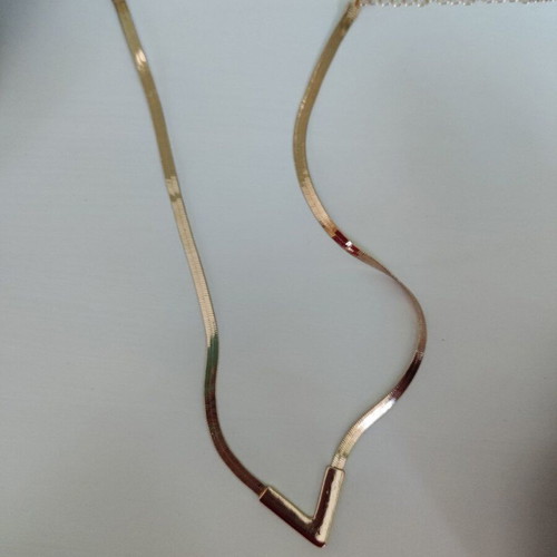 Minimalist V-Shaped Necklace Like New, 18K Gold Plated with Herringbone Chain