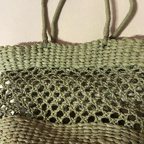 Shade & Shore Woven Shoulder Bag like new, green straw