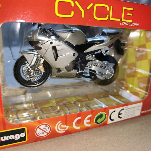Bburago Motorcycle Miniature Honda CBR600RR 1:18 Scale New