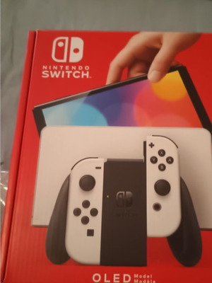 Nintendo Switch OLED Model (Άσπρο χρώμα) + 4 παιχνίδια