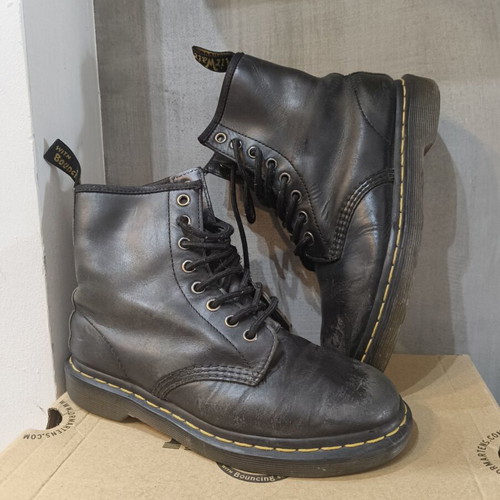 Doctor Martens Basic Black Real Leather Boots used