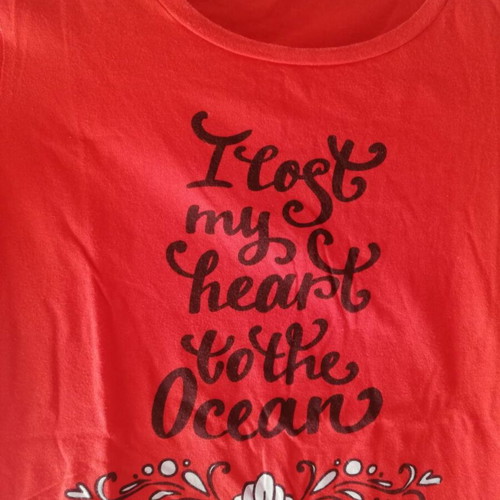 Pink Woman red cotton t-shirt used, size medium