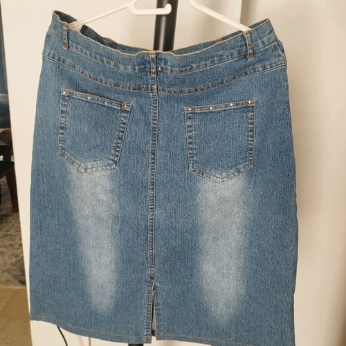 Women's skirt like new, size XL / 42 / 14